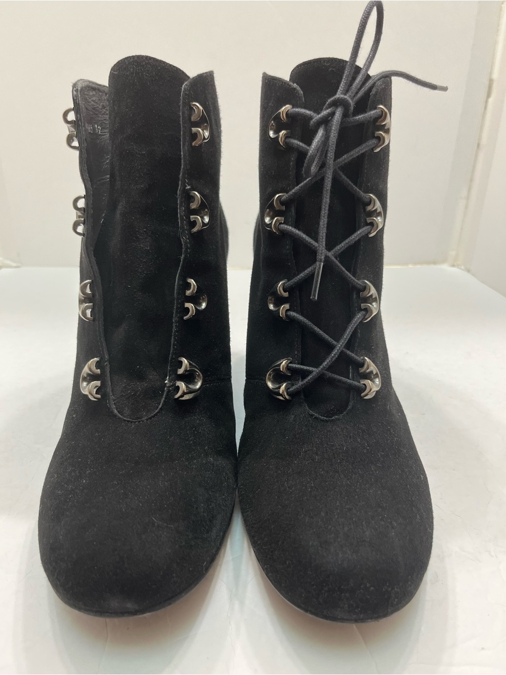 🔆Stuart Weitzman Black Suede Lace Up Heeled Ankle Boots Size 12 M KW97865